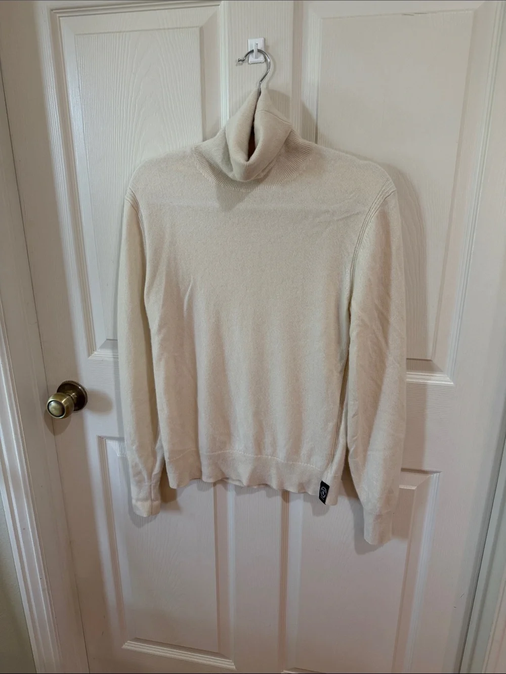 Todd Snyder Cream Turtleneck Sweater Sz S.  Box46